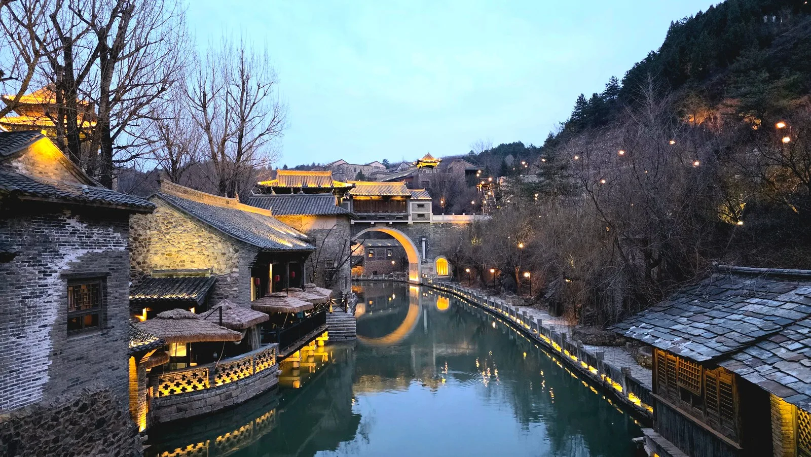 北京附近古北水镇街区实景。