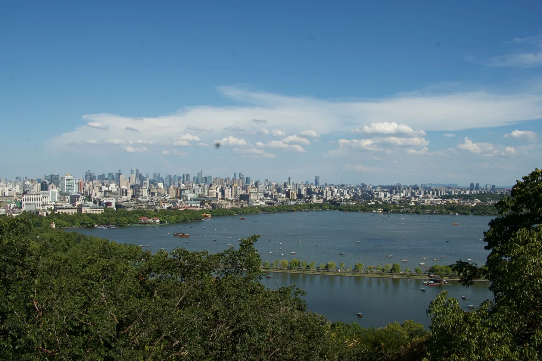白堤与杭州城远景