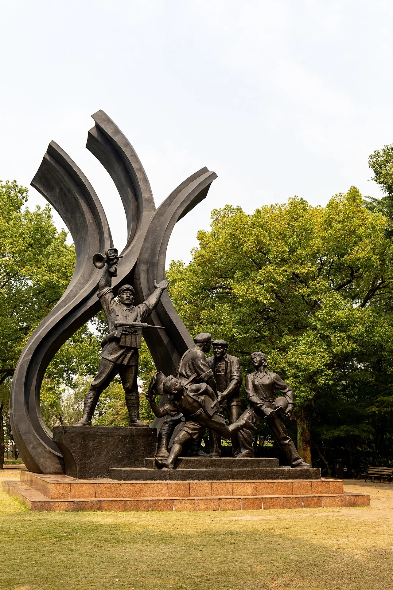 20191113 Longhua Martyrs Cemetery statue-4