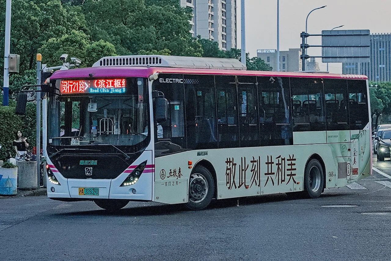 Minhang Bus Route 21 at Gudai Rd. @ Xiubo Rd. in Shanghai, China 20260802