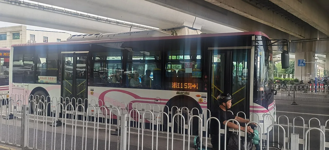 Pujiang Bus Route 15, Minhang district, Shanghai,