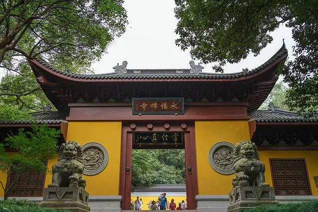 飞来峰石刻造像
