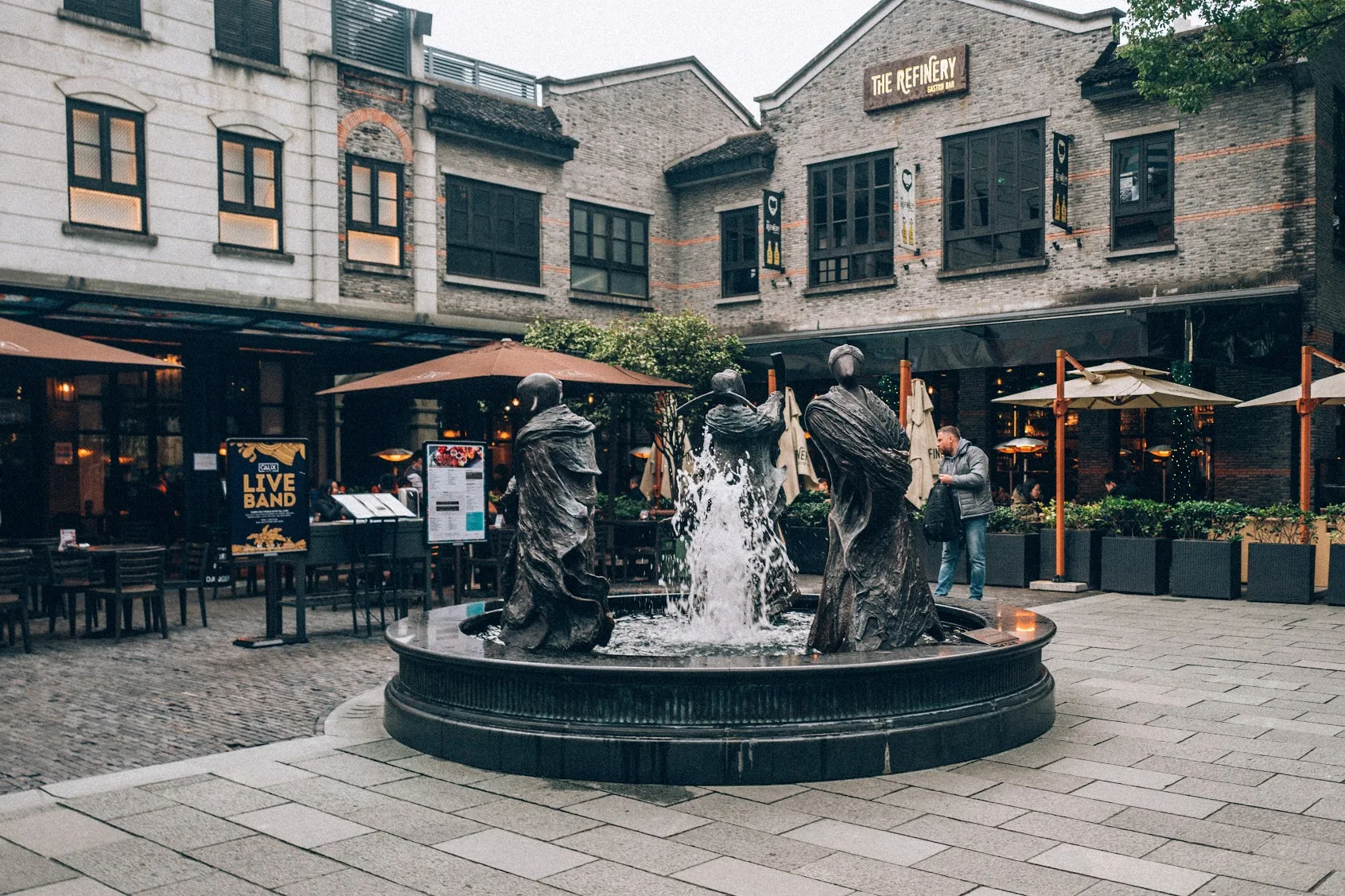 Fountain with Sculptures in Xintiandi Shanghai 20210329