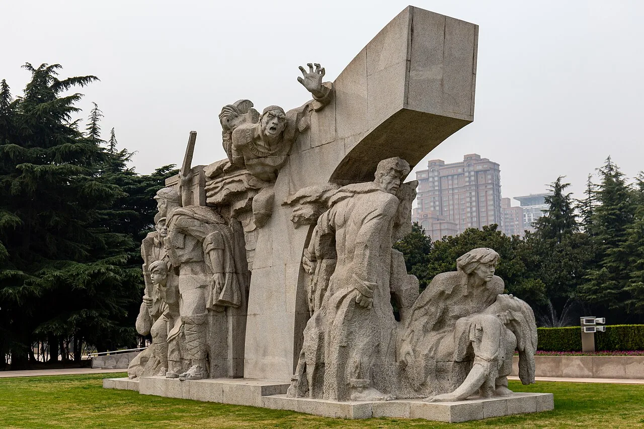 20191113 Longhua Martyrs Cemetery statue-29