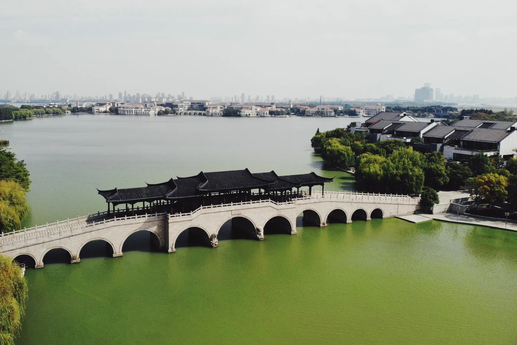 金鸡湖畔李公堤