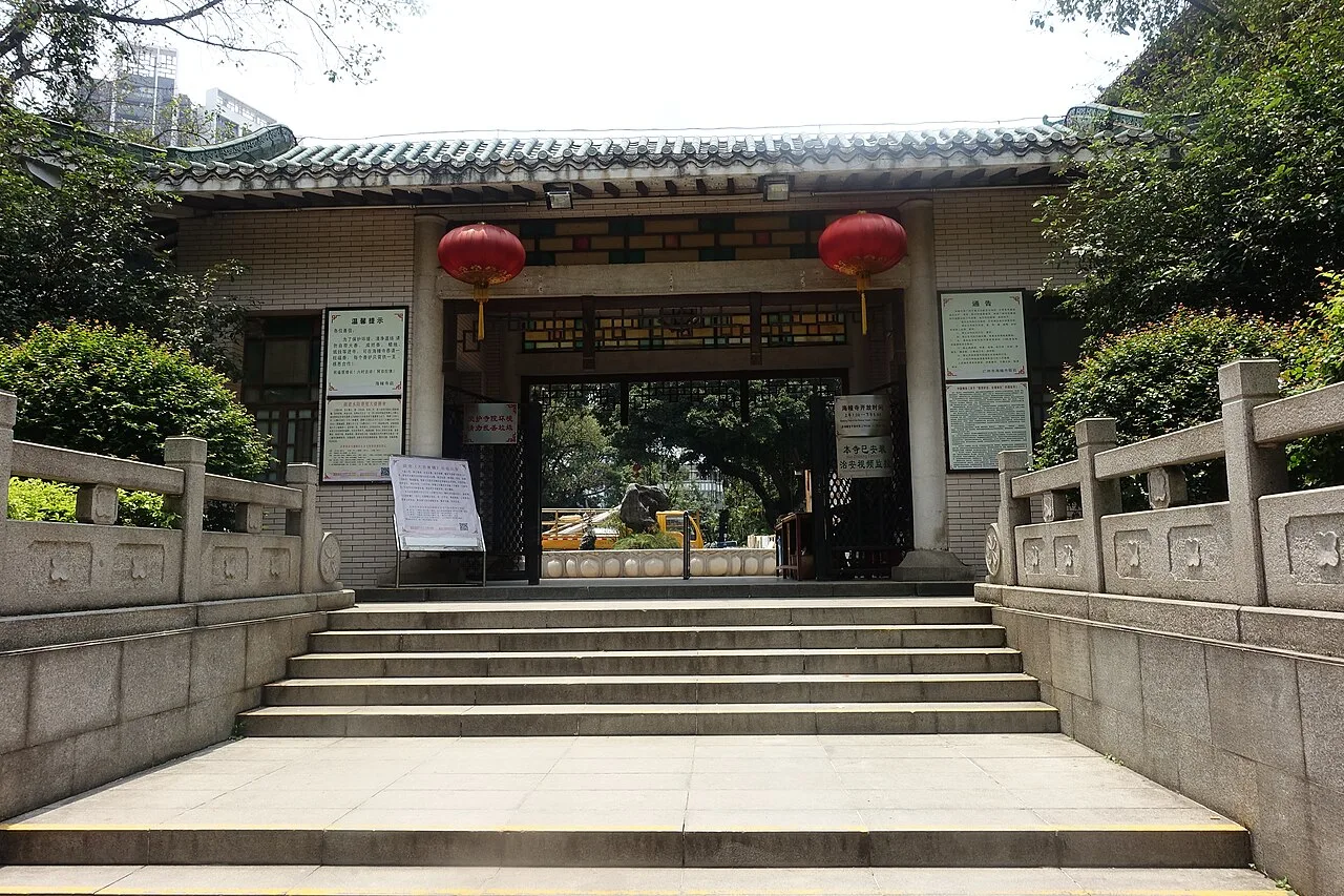 Back gate of Haichuang Temple